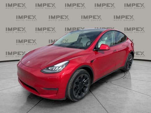 Used 2021 Tesla Model Y Long Range image 1