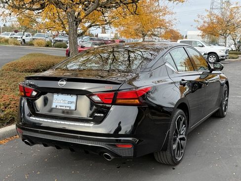 Used 2023 Nissan Altima 2.5 SR w/ SR Premium Package image 8