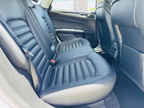 Used 2020 Ford Fusion SEL FWD image 28