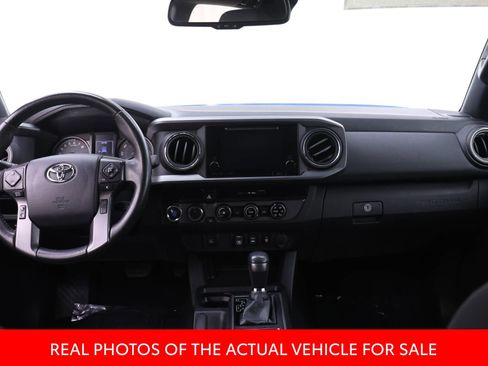 Certified 2018 Toyota Tacoma TRD Off-Road AWD/4WD image 5