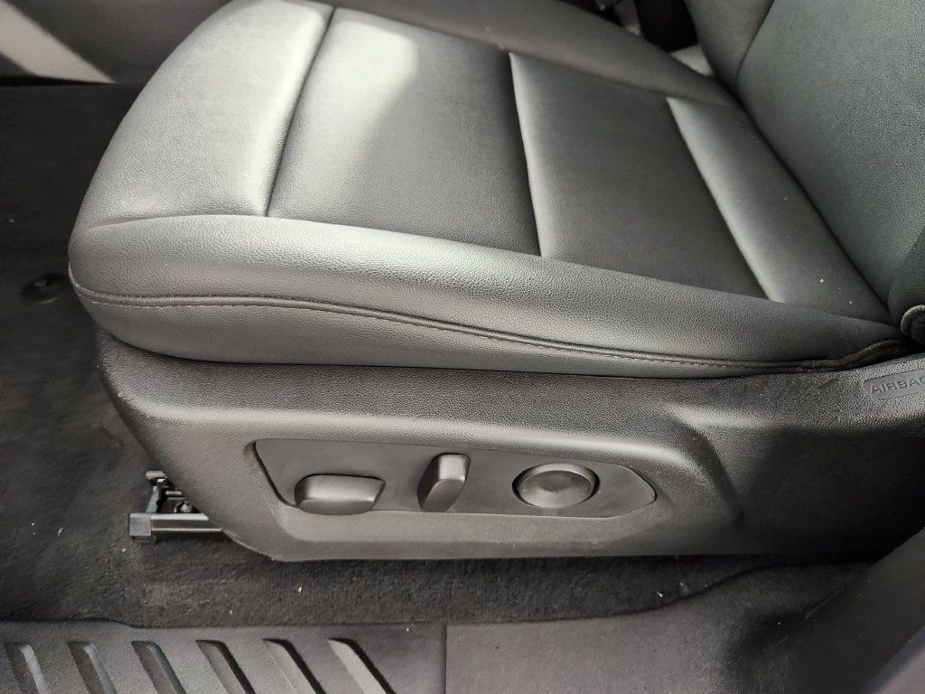 Used 2025 Chevrolet Colorado Trail Boss AWD/4WD image 13