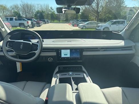 New 2026 Lincoln Navigator L Reserve AWD/4WD image 42