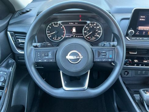 Used 2024 Nissan Rogue SV FWD image 12