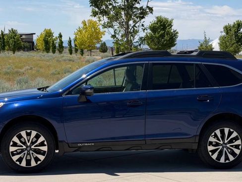 Used 2017 Subaru Outback 3.6R Limited AWD/4WD image 5