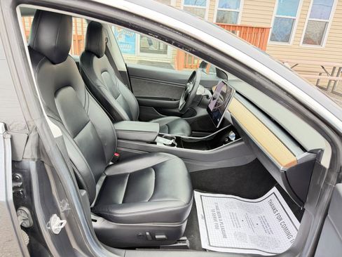 Used 2018 Tesla Model 3 Long Range image 41