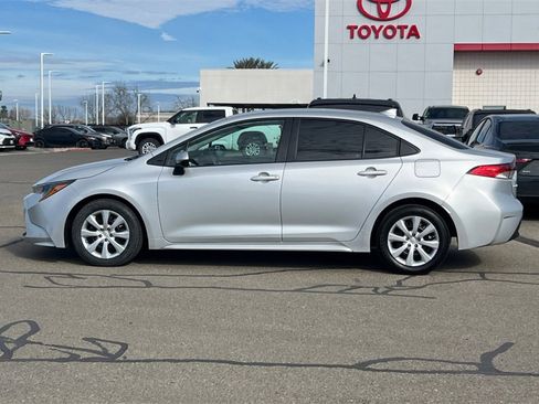 Certified 2025 Toyota Corolla LE image 9