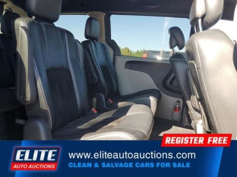Used 2017 Dodge Grand Caravan SXT FWD image 22