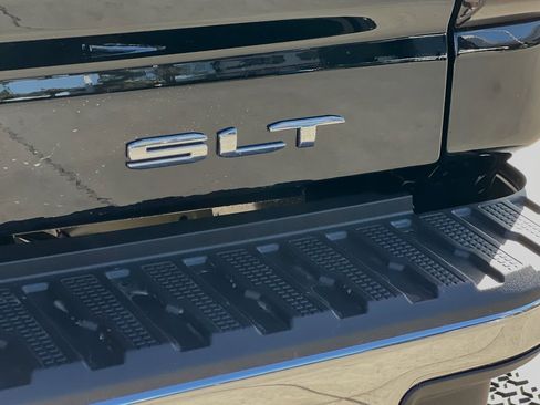 New 2024 GMC Sierra 2500 SLT w/ SLT Premium Package image 27