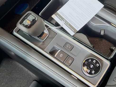 New 2026 Nissan Pathfinder SL image 14