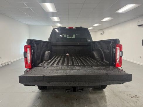 Used 2024 Ford F350 Lariat w/ Lariat Ultimate Package AWD/4WD image 9