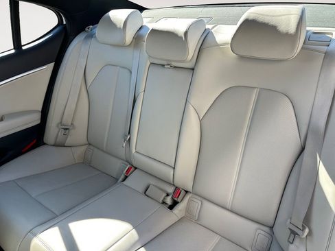 Used 2024 Genesis G70 2.5T RWD image 13