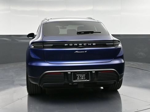 Certified 2024 Porsche Macan 4 Electric image 7