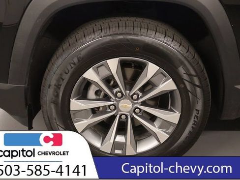 Used 2025 Chevrolet Equinox LT w/ Convenience Package II AWD/4WD image 9