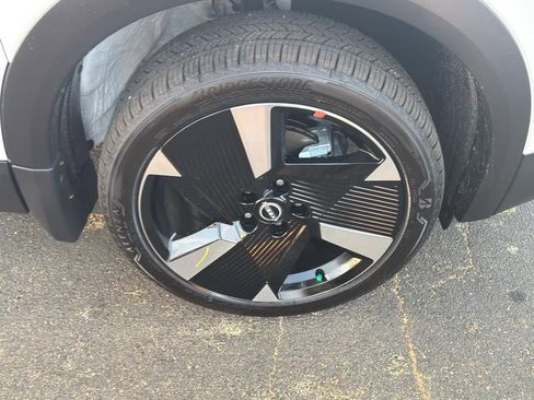 New 2026 Nissan Kicks SR image 9