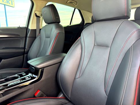 Used 2022 Buick Envision Essence w/ Sport Touring Package image 13