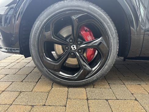 Used 2022 Bentley Bentayga image 6