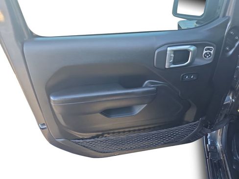 Used 2024 Jeep Wrangler Willys image 24