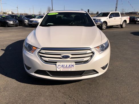 Used 2018 Ford Taurus Limited image 8