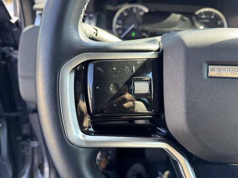 Used 2023 Land Rover Discovery Sport SE image 16