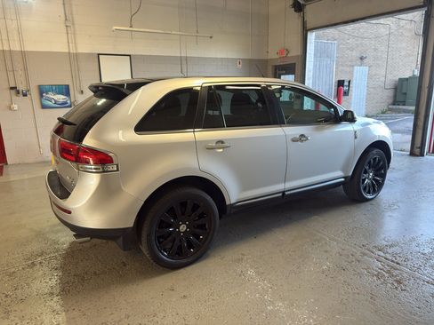 Used 2015 Lincoln MKX AWD w/ Equipment Group 102A image 8