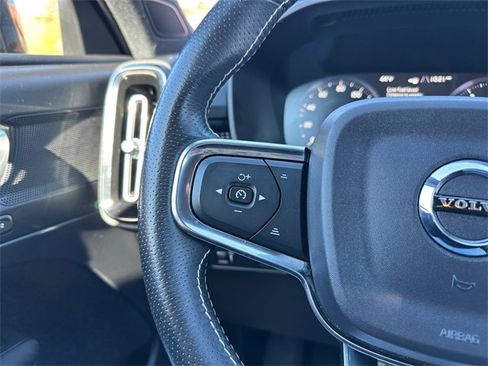 Used 2021 Volvo XC40 T5 R-Design w/ Climate Package image 23