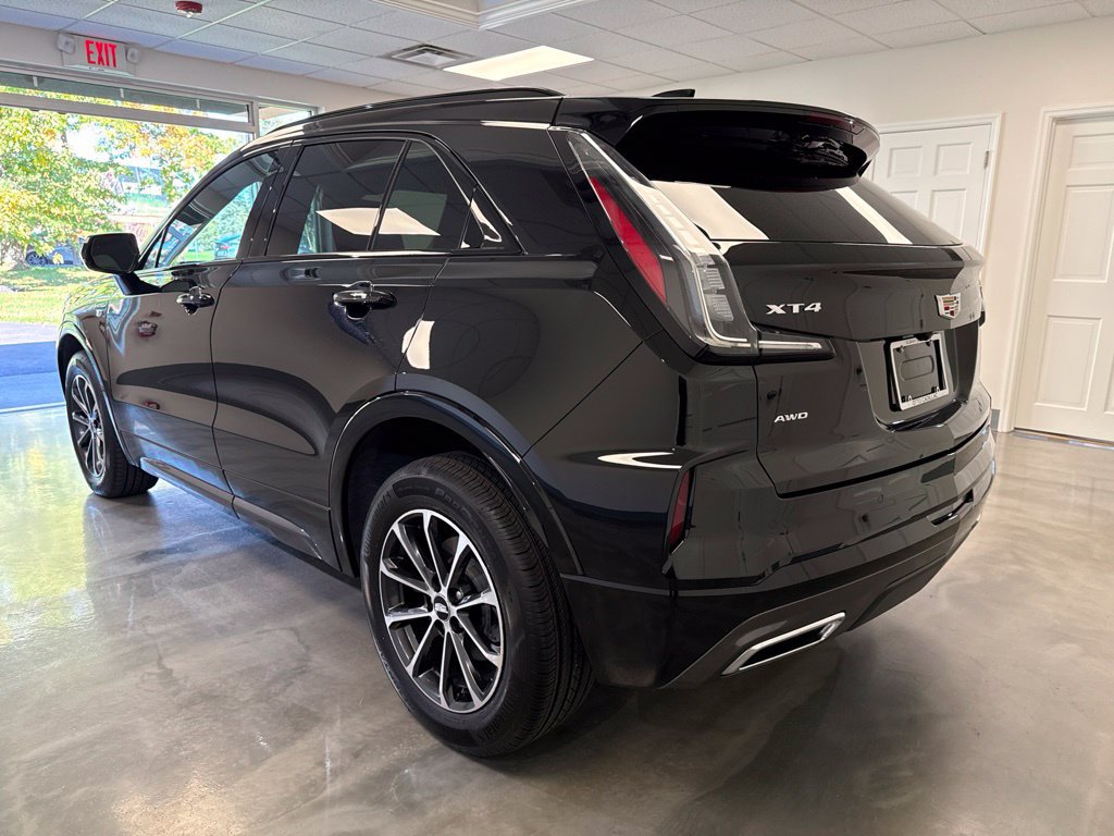 Certified 2024 Cadillac XT4 Sport w/ Cold Weather Package AWD/4WD image 3
