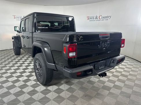 New 2025 Jeep Gladiator Sport image 9