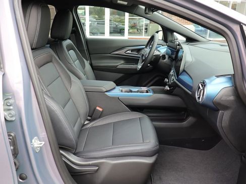 New 2026 Chevrolet Equinox EV LT image 43