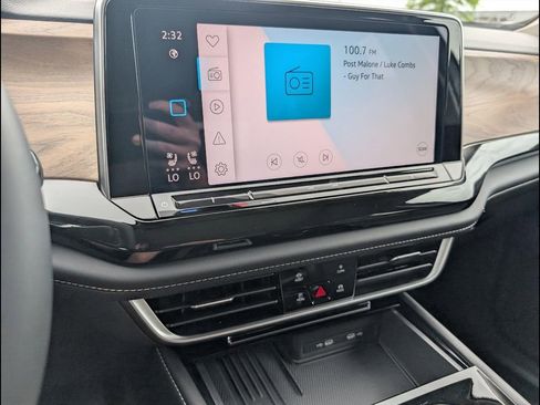 Certified 2025 Volkswagen Atlas SE w/ Panoramic Sunroof Package FWD image 16