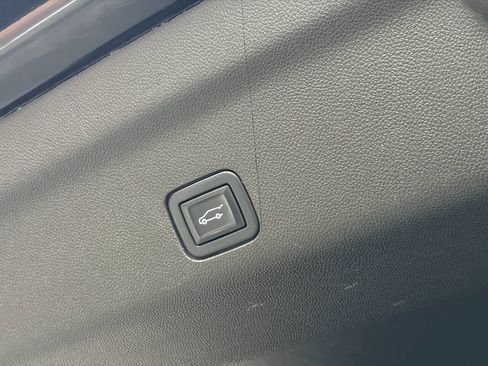 Used 2022 Chevrolet Tahoe LT image 29