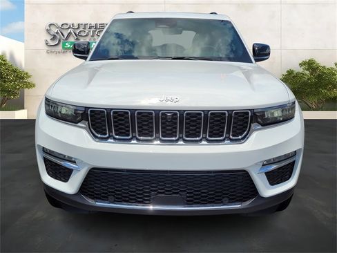 New 2024 Jeep Grand Cherokee Limited w/ Luxury Tech Group II image 8