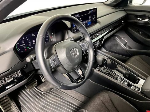 Used 2024 Honda Accord Sport image 10