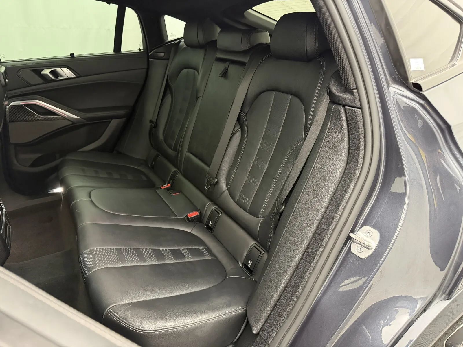 Used 2021 BMW X6 M50i w/ Executive Package AWD/4WD image 36