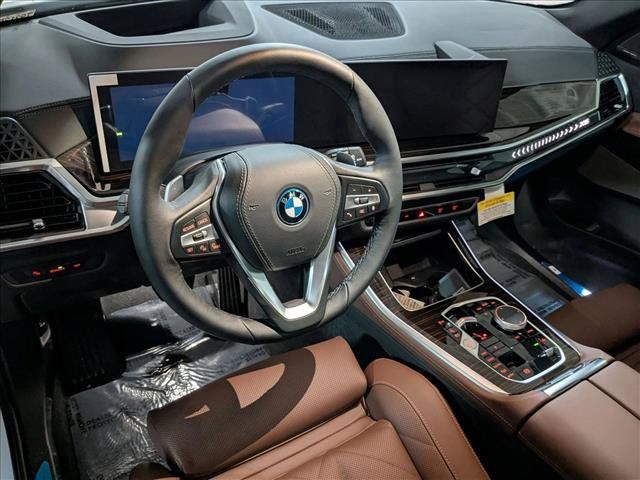 Used 2026 BMW X5 xDrive50e w/ Premium Package AWD/4WD image 3