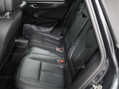 Used 2024 Porsche Macan AWD/4WD image 27
