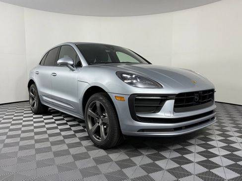 Certified 2026 Porsche Macan AWD/4WD image 7