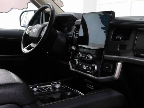 Used 2024 Ford Expedition XLT image 92