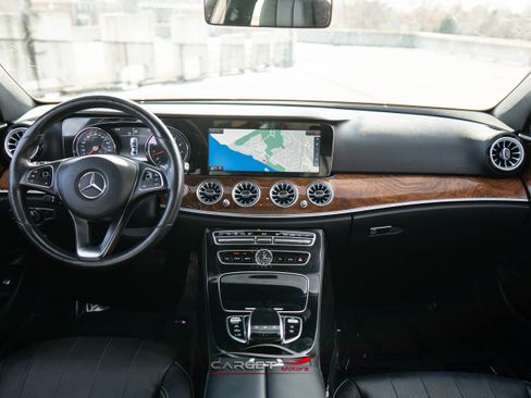 Used 2017 Mercedes-Benz E 300 4MATIC w/ Premium 2 Package image 14