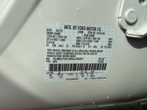 Used 2025 Lincoln Aviator Reserve AWD/4WD image 36