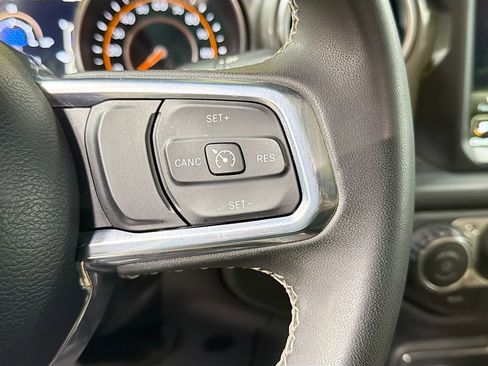 Used 2023 Jeep Gladiator Overland image 37