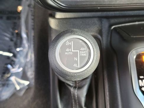 Used 2025 Jeep Wrangler Unlimited Sahara AWD/4WD image 25
