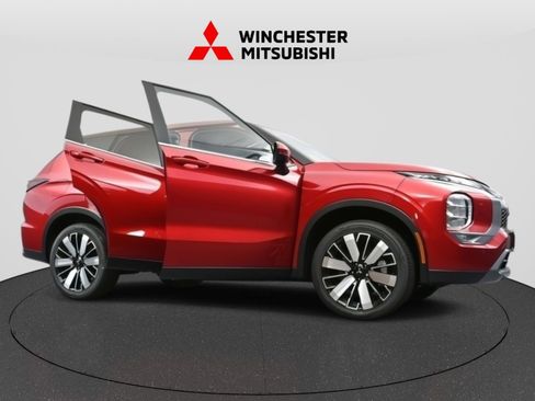 New 2025 Mitsubishi Outlander SE image 40