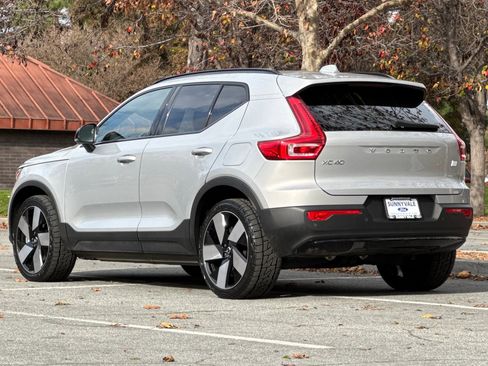 Used 2023 Volvo XC40 Recharge Ultimate image 6