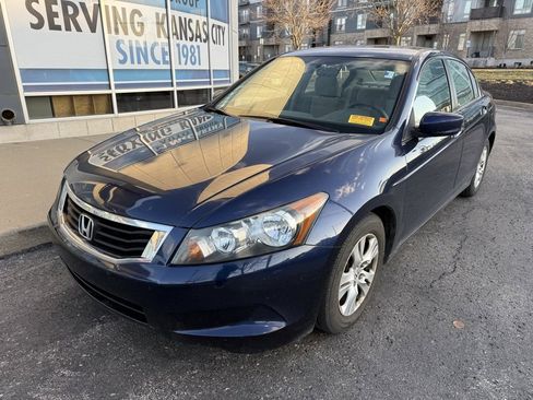 Used 2010 Honda Accord LX-P image 2