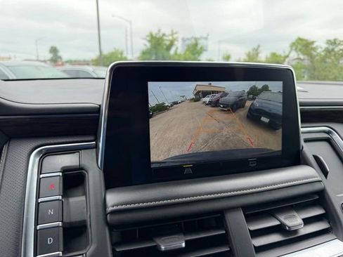 Used 2022 Chevrolet Suburban Premier AWD/4WD image 22
