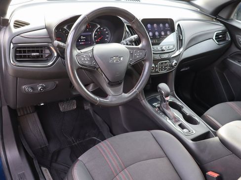 Used 2022 Chevrolet Equinox RS w/ Infotainment Package image 4