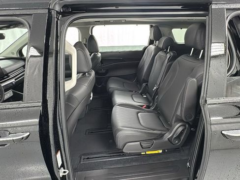 New 2026 Kia Carnival SX w/ SX Dark Edition Package image 37