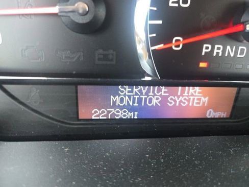 Used 2010 Cadillac DTS Premium image 9