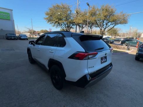 Used 2020 Toyota RAV4 XSE image 6