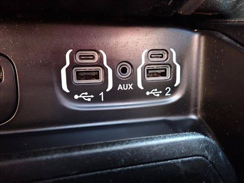 Used 2019 RAM 1500 Laramie AWD/4WD image 22